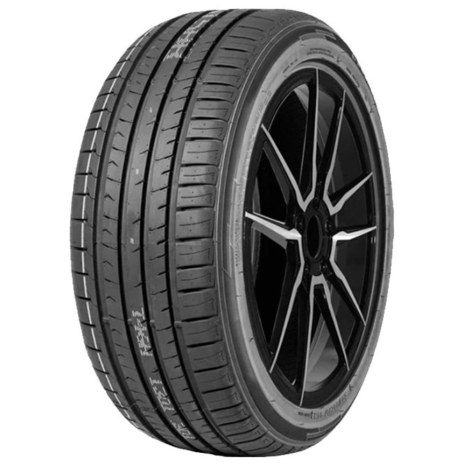 Firemax FM601 255 35 R18 94W